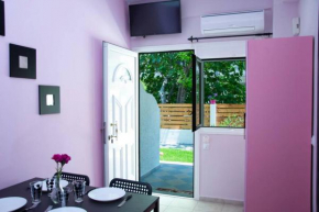 Modern Studio 20 meters from sea. Garden view.